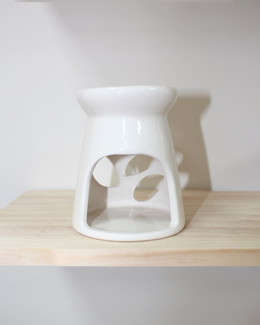 White Ceramic Burner - Leaves